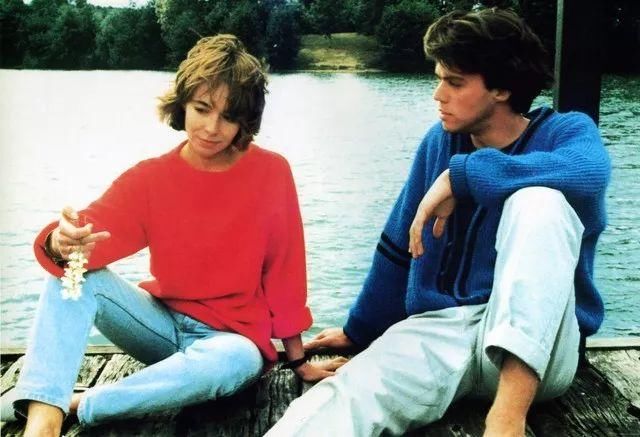 这次我们不谈情说爱，一起来聊聊那些爱情电影中被忽略的时髦搭配