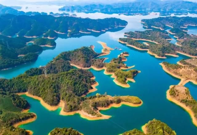 中国史上最美高铁线！刚开通就成网红，一站十景！