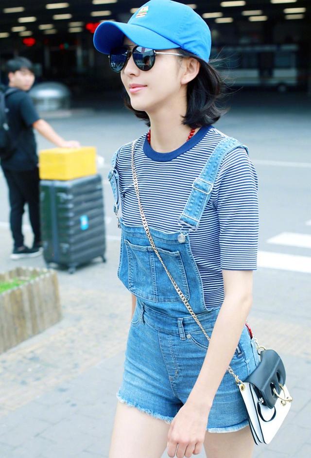 佟丽娅穿错衣服，连体短裤下半身全是“圈”，勒那么紧不疼吗