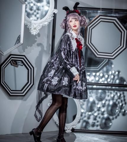 『电梯』lo娘不仅拥有“初恋脸”还是个腿精,换上电梯袜时,腿长太扎心
