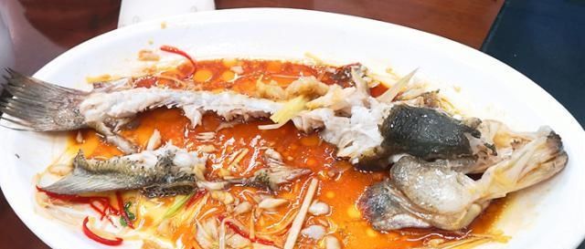  新鲜的鱼@做清蒸鱼，不要直接上锅，多加“1步”，鱼肉鲜嫩多汁，还没腥味