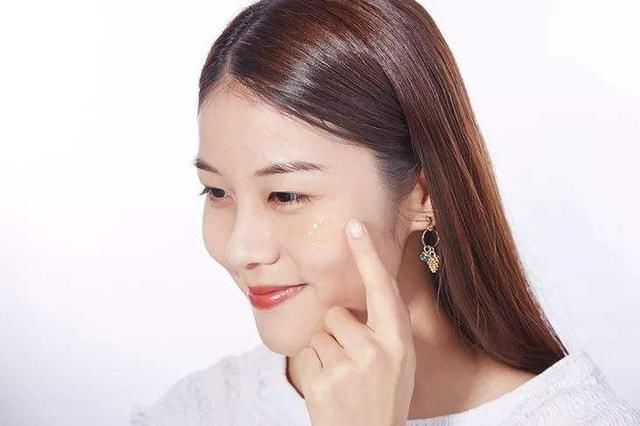 40岁以后，还能坚持这4个“习惯”的女人，皮肤可能比同龄人好!