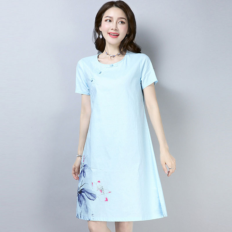 从不穿裙子的51岁老婆，今秋换上了欧货秋裙，惊艳众人，忒美嫩