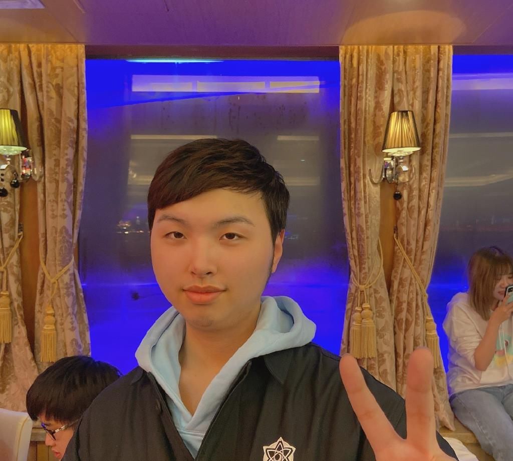  竞技选手：王者荣耀：estar败了，不冤！王添龙坐上评论席，真为他感到不值