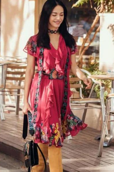 看了姚晨的搭配，我觉得我瞎了，网友：真是什么都敢穿出门啊！