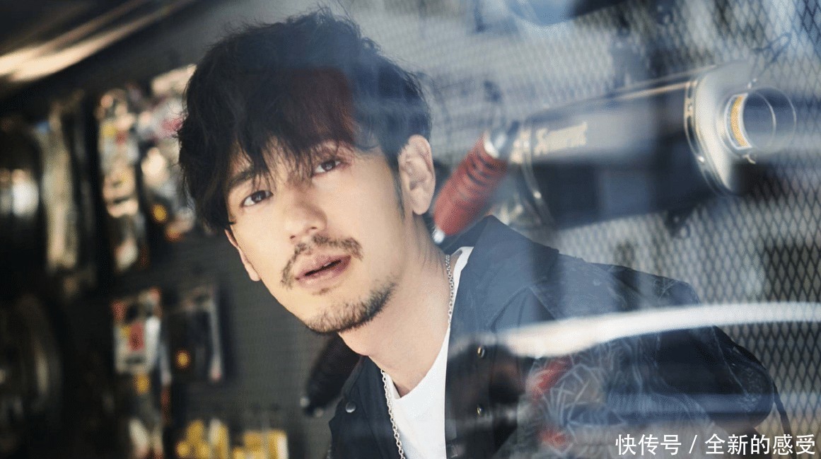 白宇新剧大结局,空降粉丝群互动,却意外发现只