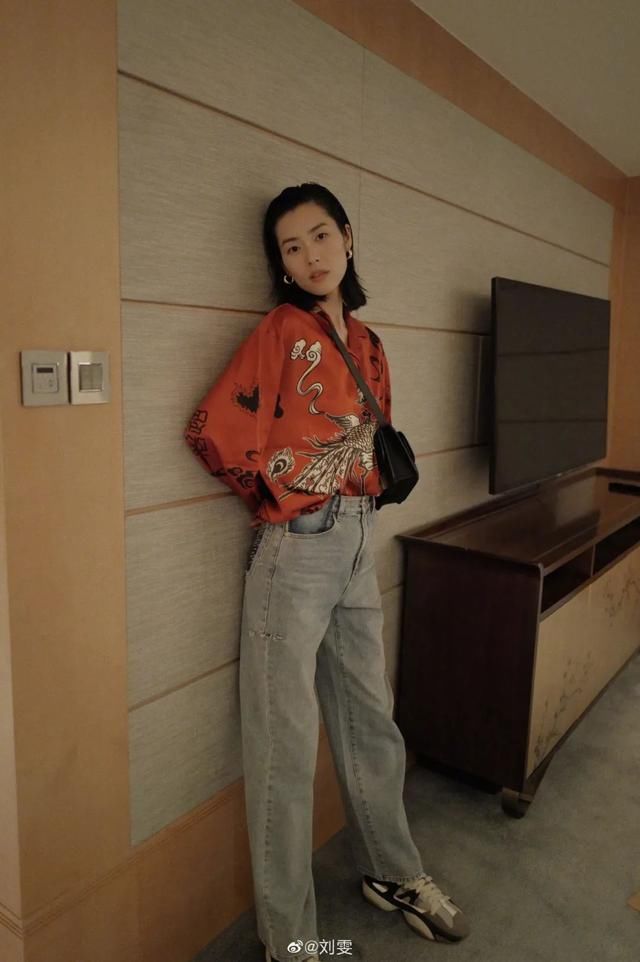  『朋友圈』一名小个子女孩的朋友圈“一周穿搭日记”