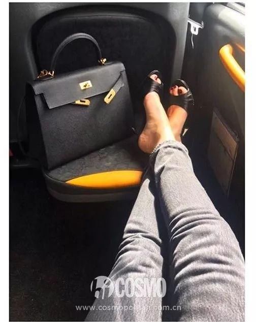 时髦办｜这位40岁美女律师告诉我：要花更多的钱买更少衣服