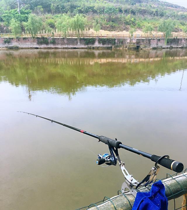  「适合」没有一种钓法适合所有水域，戏浮珠钓