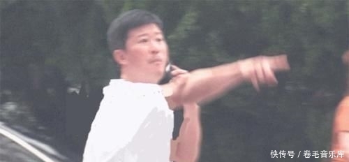 『正义』随地吐痰还骂人,一直为正义使者的吴京素质遭到众人质疑