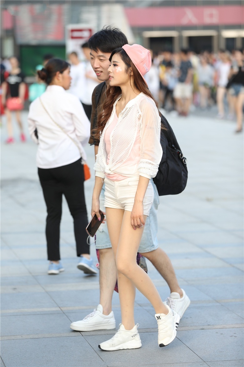 穿肉丝的可爱型小姐姐，清纯的感觉是装不出来的