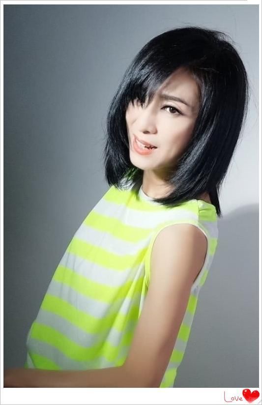 米雪不过剪了个短发，就从63岁变36岁，网友直呼：赵雅芝要让位了