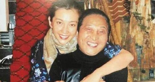 网友：真的假的？ 袁立再爆娱乐圈内幕，吓坏了网友