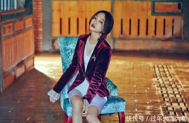 张韶涵异域风情写真照，竟撞脸迪丽热巴尽显风情万种！