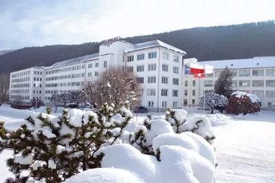 瑞表都在哪里产？百达翡丽和江诗丹顿是邻居吗？