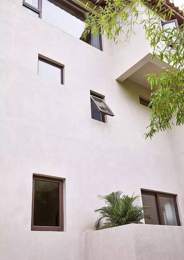 乡下房改造的民宿，民宿和庭院竟美成了这样了