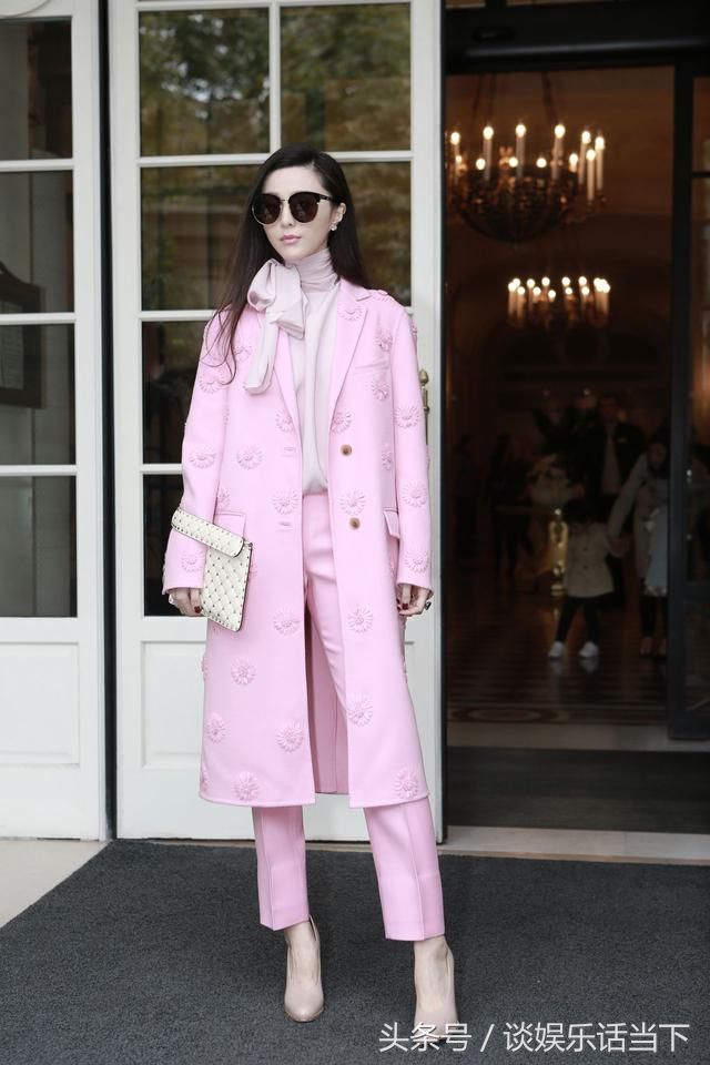 国际巨星范冰冰在外网的活动照，走进范爷霸气的穿搭世界!