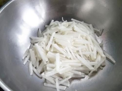  人士■这菜是肺部细菌的“克星”，吸烟人士要多吃，润咽喉、解烟毒