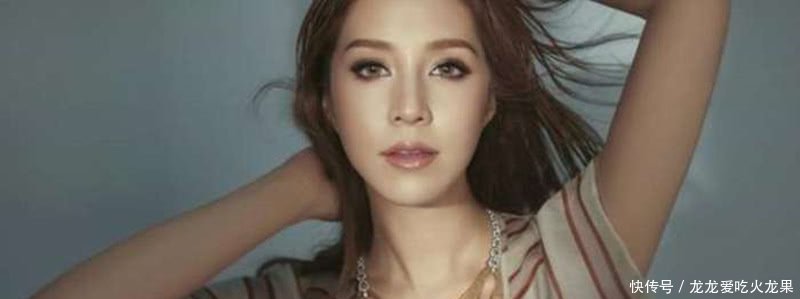 36岁的徐子淇，完全看不出来是四个孩子的妈妈，完美的身材