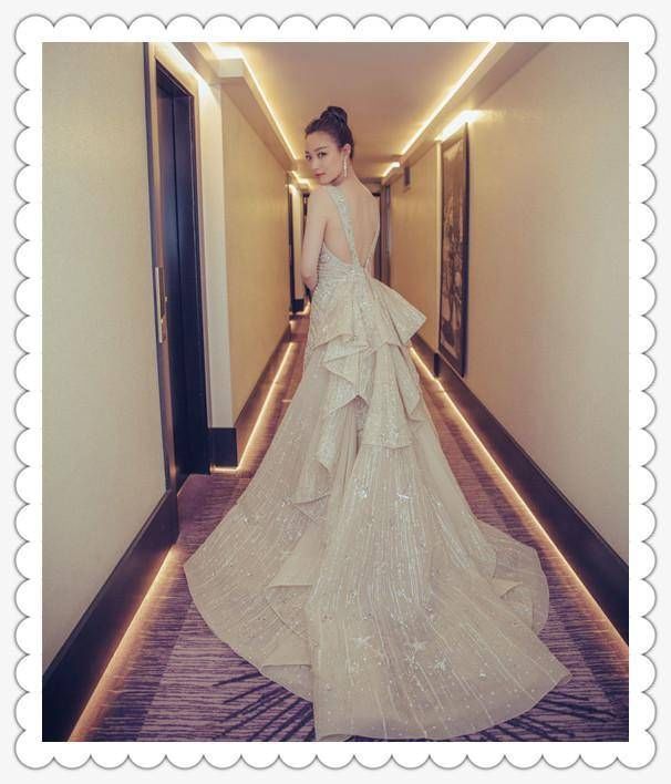 倪妮厉害!短裤竟穿出大裤衩效果，网友:这腿秀的让人心服口服!