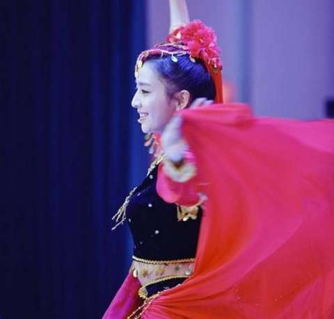 佟丽娅、娜扎和热巴,新疆妹子谁跳舞更迷人?