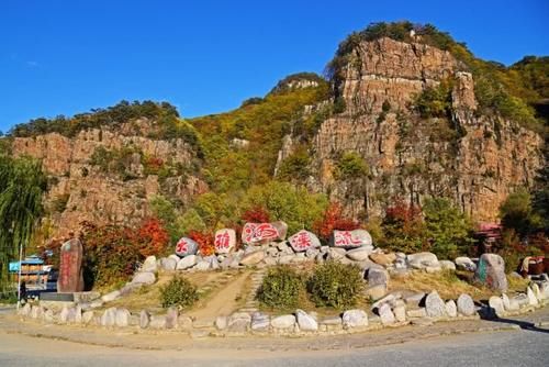 自驾十月最火最红的赏秋线路，本溪枫叶大道，洋湖沟免费更精彩