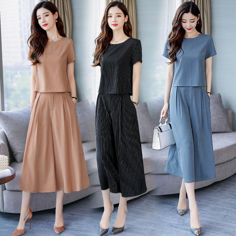 70后嫂子，出门从不穿连衣裙!就穿阔腿裤套装，高雅洋气显嫩美