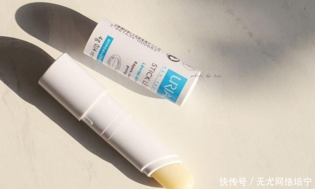 「唇部」一年四季必备的4款润唇膏,好用不贵,用过一次就念念不忘!
