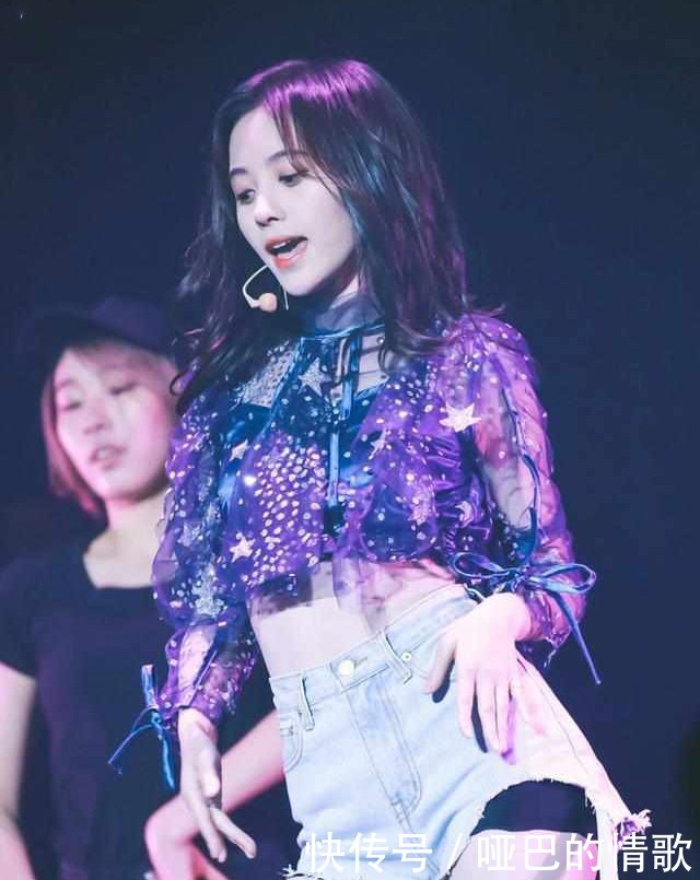 防走光只服鞠婧祎!安全裤比外面的超短裤还长,网友:败笔!