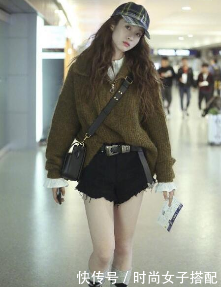 没大长腿就别学关晓彤穿军大衣了，张雪迎简直穿成了“尴尬”本人