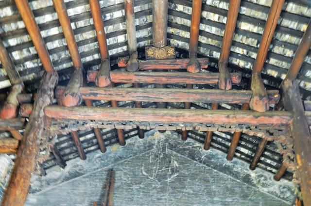  「房子」俗话说，“墙上加墙，家破人亡”，那为什么农民现在不遵古训呢？