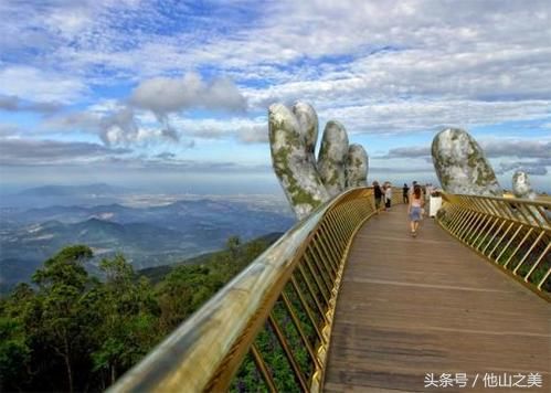 越南现身“佛手”托桥，耗费20亿元才建成，去年已吸引270万游客