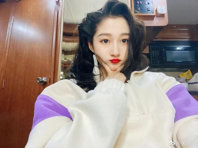  『好看』春季卫衣如何搭配才好看？我怕你看完，追着问我要链接！