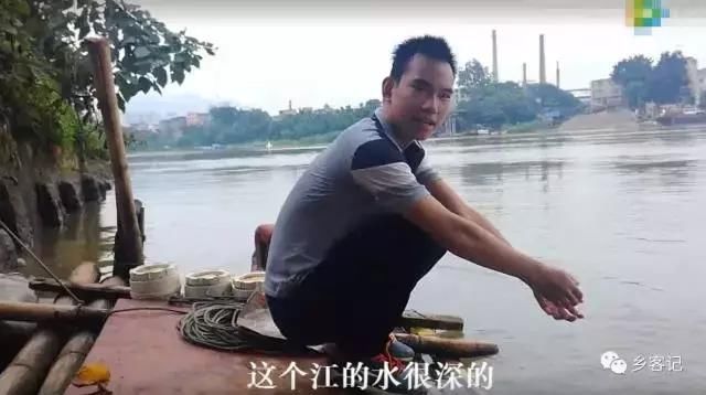 赶着大爷到江边摸螺，体验了一番渔民生活