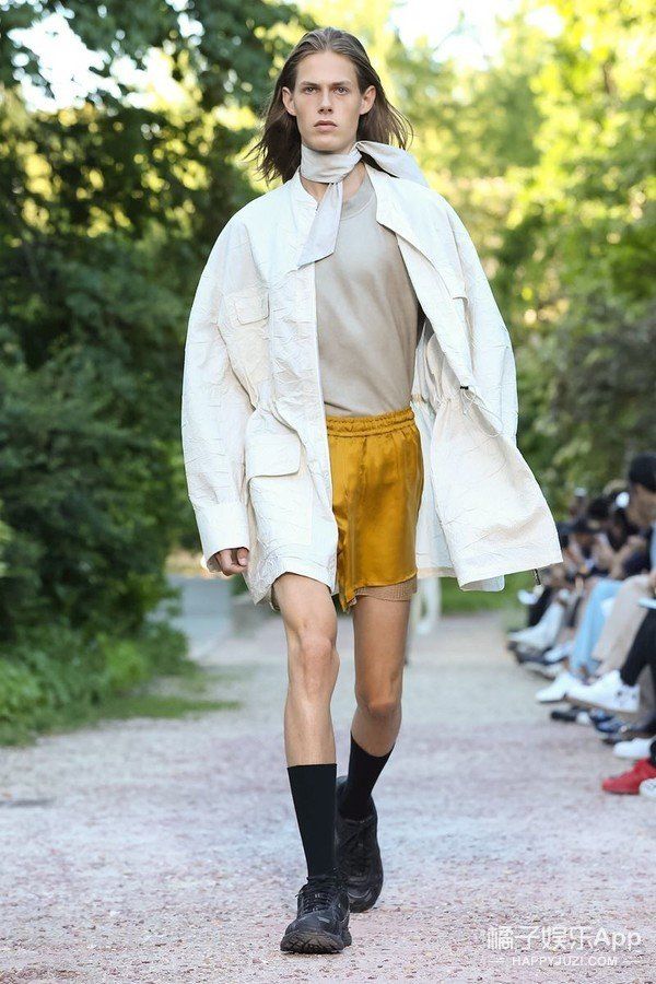 关于一场“逃离、隐世、战斗”的时装大秀!