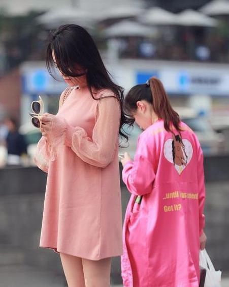 街拍：图1清纯，图2随性，图3令人眼前一亮！