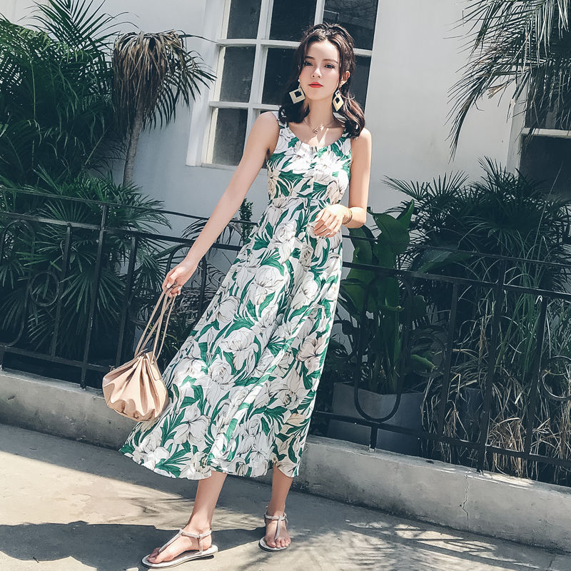 原来沙滩裙很迷人，扔掉比基尼吧，回头率不是一般的高