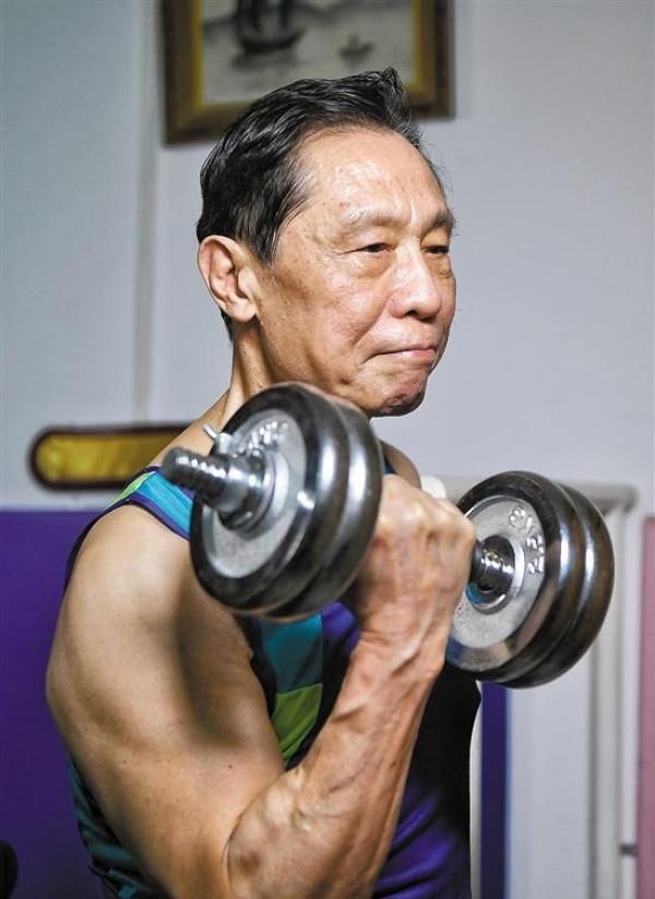  西媒■西媒报道钟南山故事:体育界少了一名伟大运动员