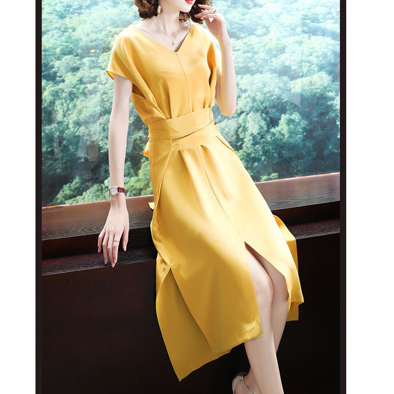 女人要活得精致!7月新上的连衣裙，美得各有千秋，美的挪不开眼