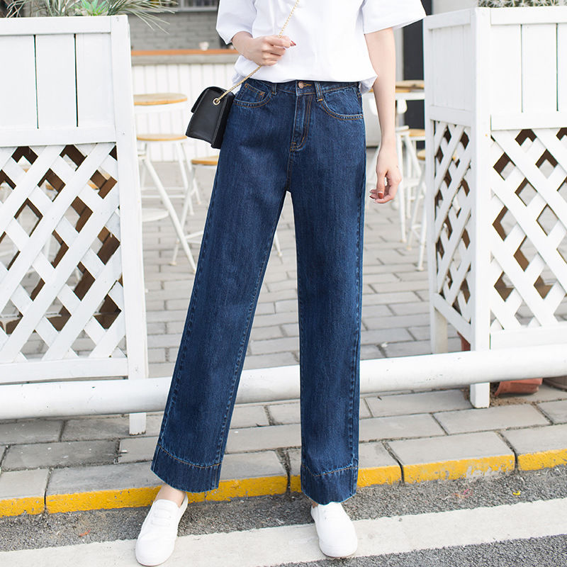 身材再好，不会打扮也白搭，这样穿牛仔裤出门，百搭新潮还洋气