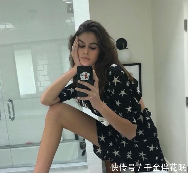 腰精:当腿精Kaia和腰精lisa同穿露背裙,才知道什么是真正的媚而不俗