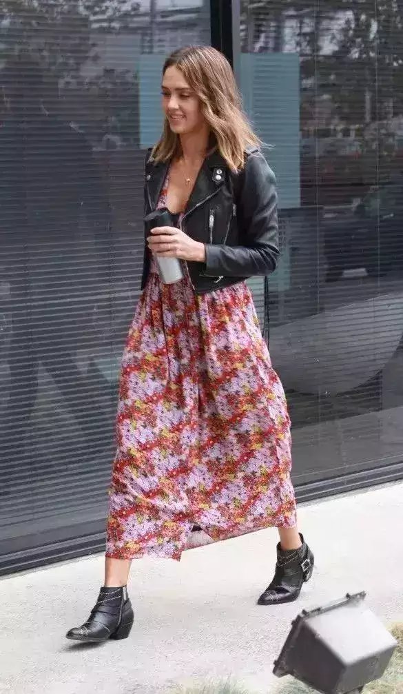 开春穿这5条裙子, 美到甩路人几条街!