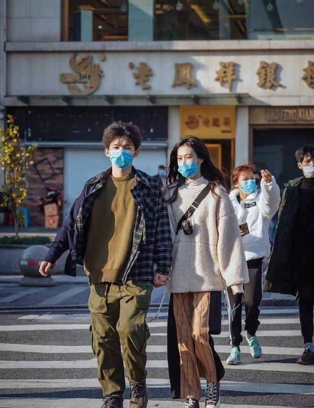  「潮流」“四大潮流地”男生穿搭，北上杭稍显平淡
