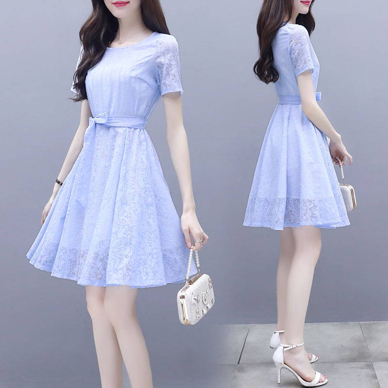 赶紧一饱眼福!丰满女人穿这样的素雅裙，堪称完美，性感又迷人