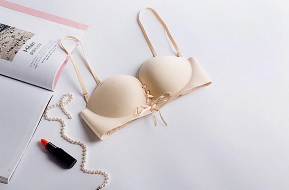 一件万能内衣hold住任何场面!春夏季的露肩露背装了解一下?