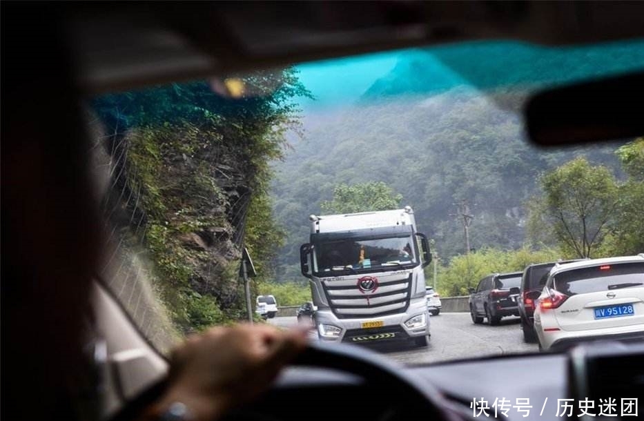 川藏线旅游,为啥这三个暗语更容易“搭车”?穷游女说出“猫腻”