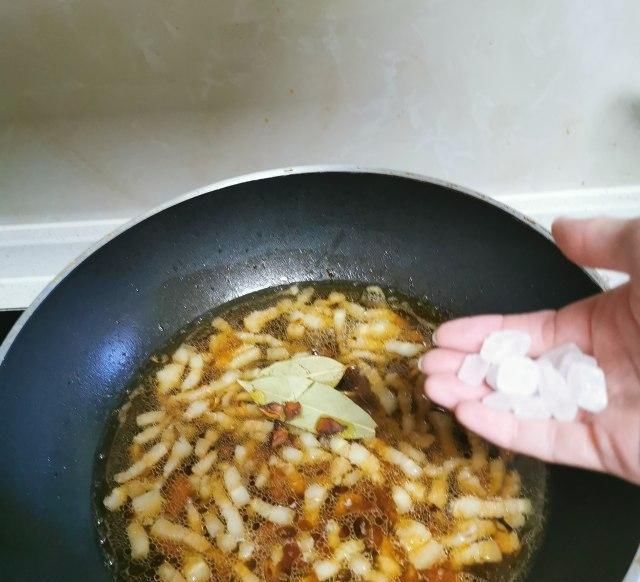  【台式】台式卤肉饭，香甜软糯的卤肉丁配一口劲道的米饭，越想越饿