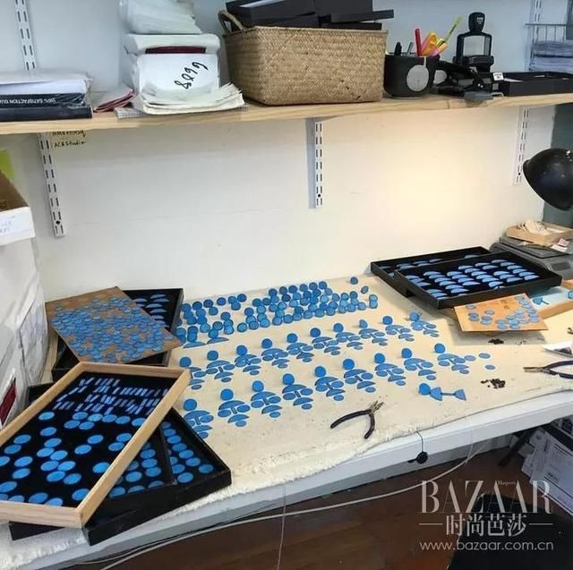 谁的小眼睛还没看过来，我的XXXL号耳环吸引不了你么?