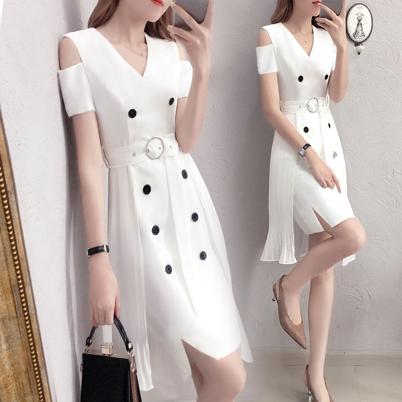 不怕告诉你，我最近逛步行街都这样穿:过膝长裙+凉拖鞋，忒惊艳