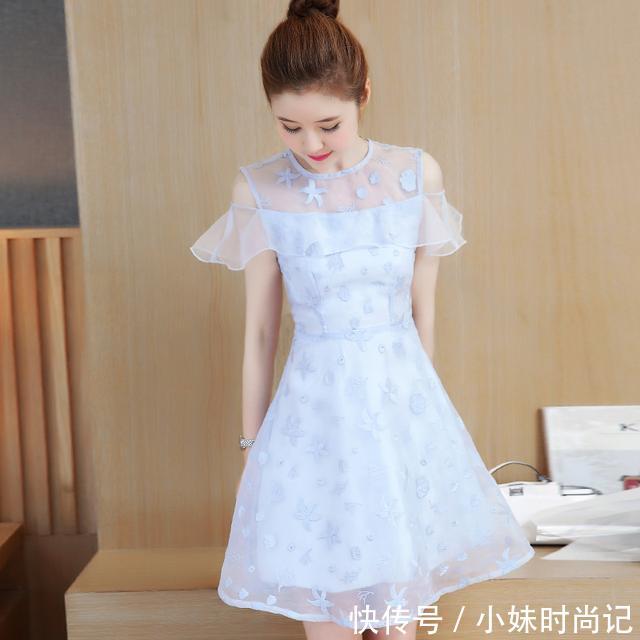  碎花■肤色暗黄的MM别担心，这10款碎花连衣裙，穿上优雅显白又减龄